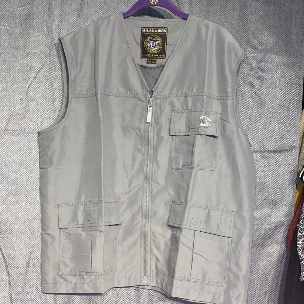 Atlas for Men Gray Sleeveless Vest